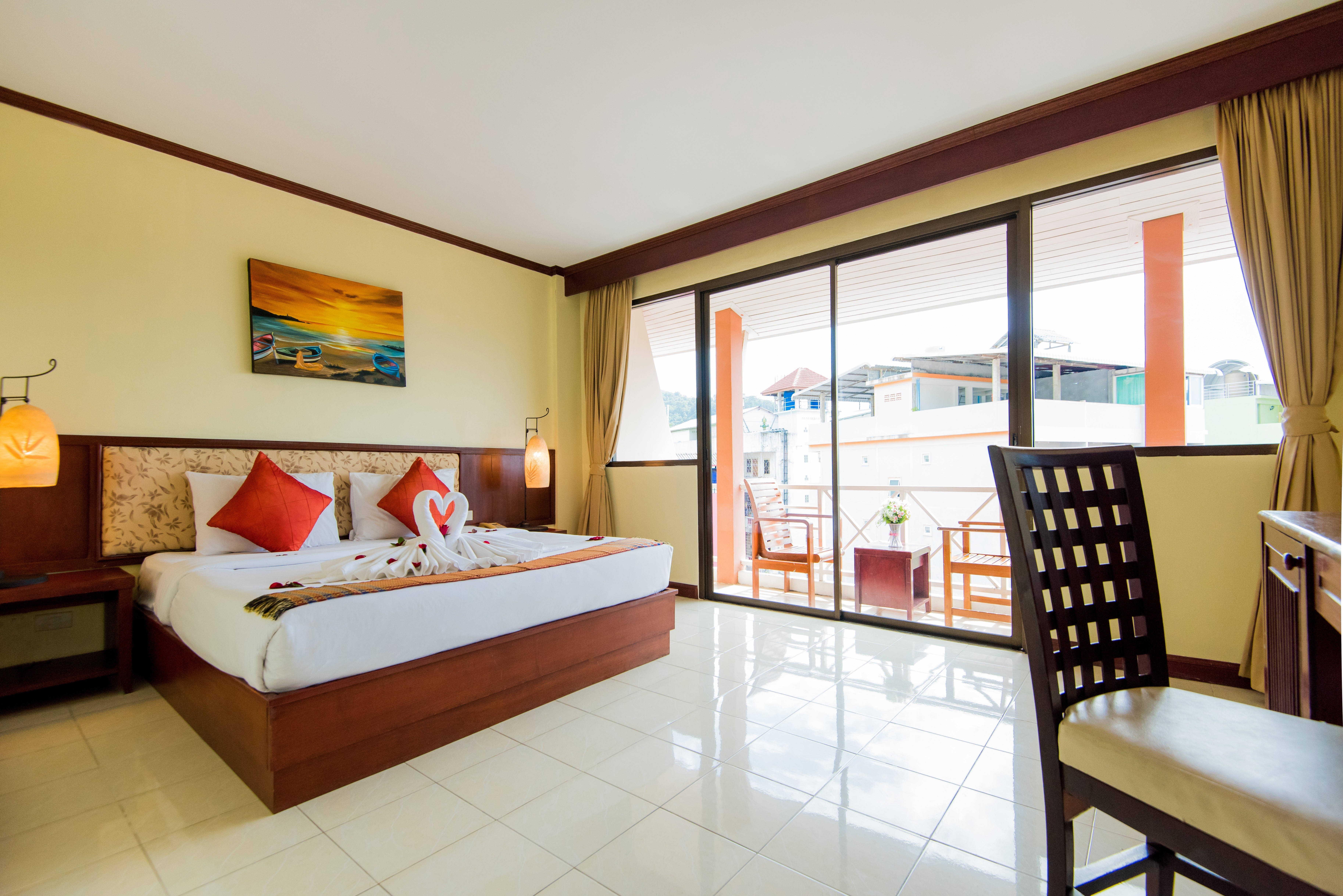 Bauman Ville Hotel Phuket Buitenkant foto