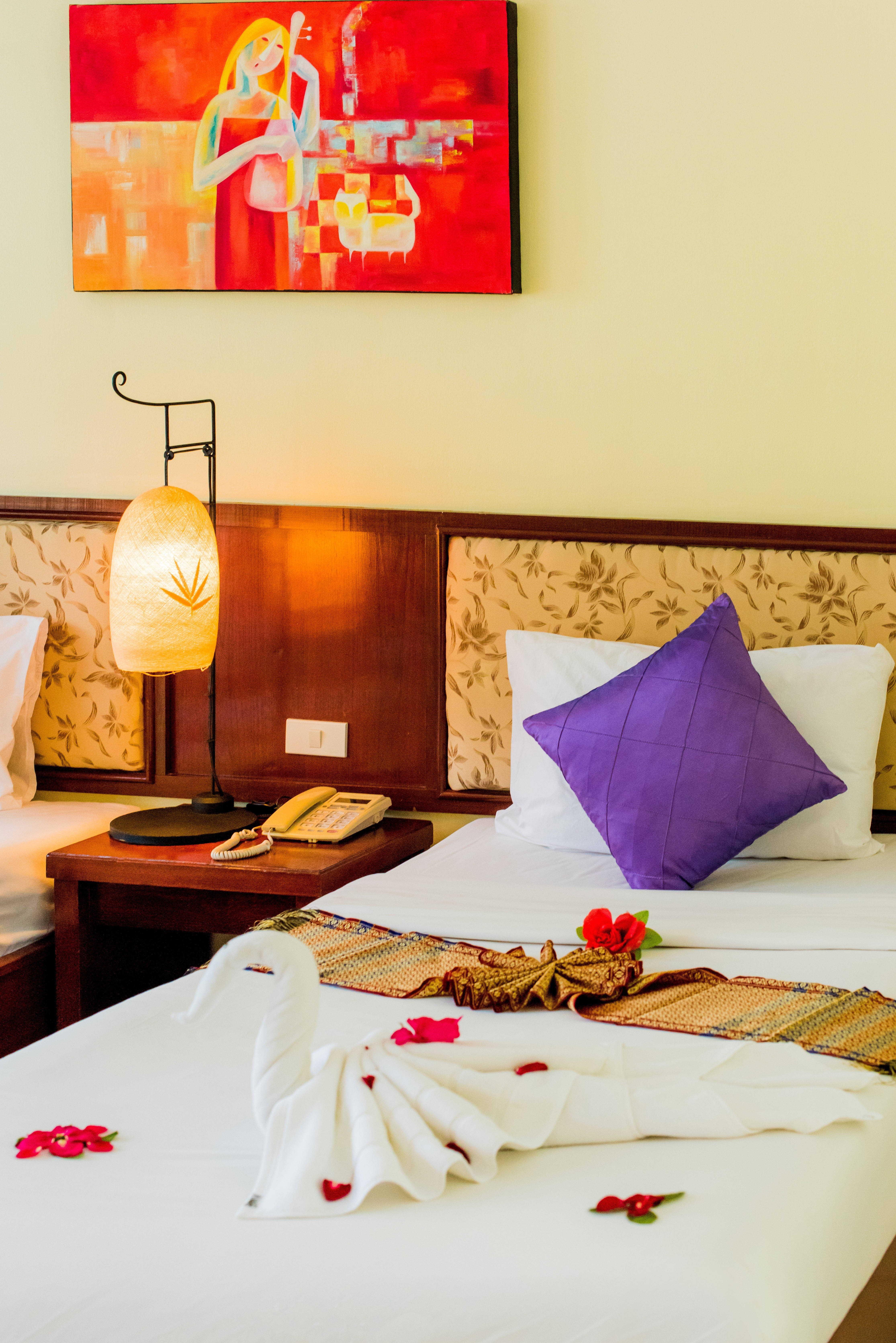 Bauman Ville Hotel Phuket Buitenkant foto