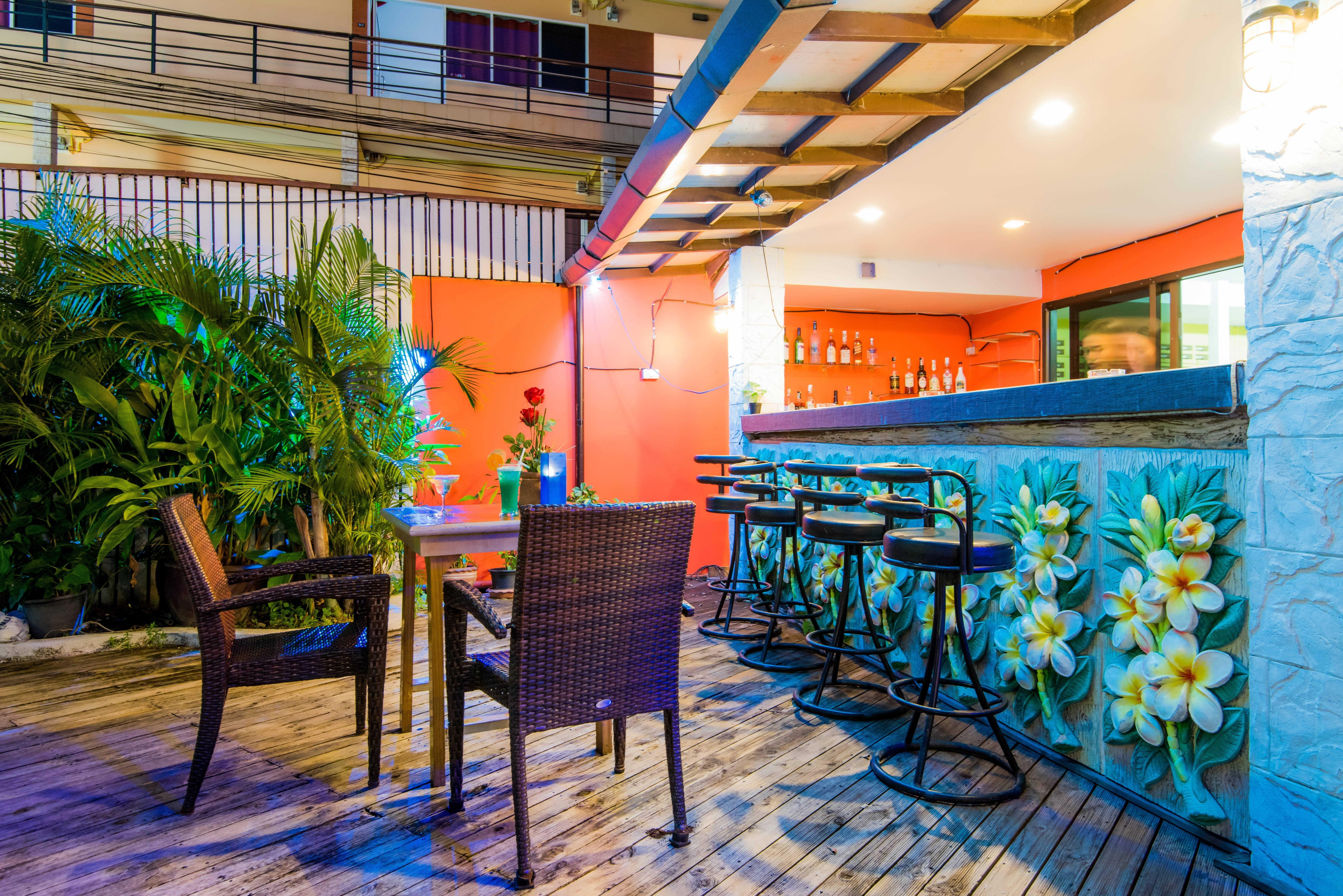 Bauman Ville Hotel Phuket Buitenkant foto
