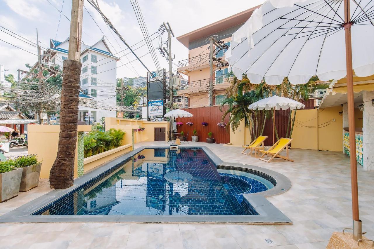 Bauman Ville Hotel Phuket Buitenkant foto