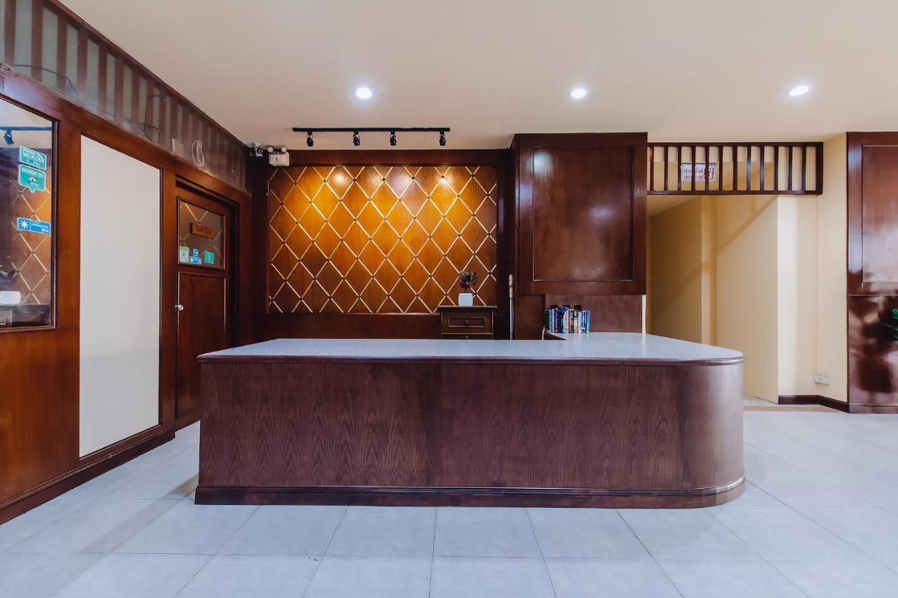 Bauman Ville Hotel Phuket Buitenkant foto