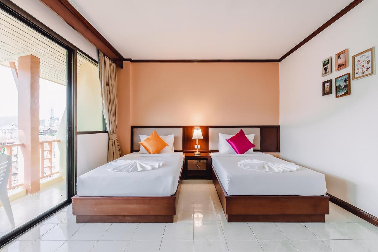 Bauman Ville Hotel Phuket Buitenkant foto