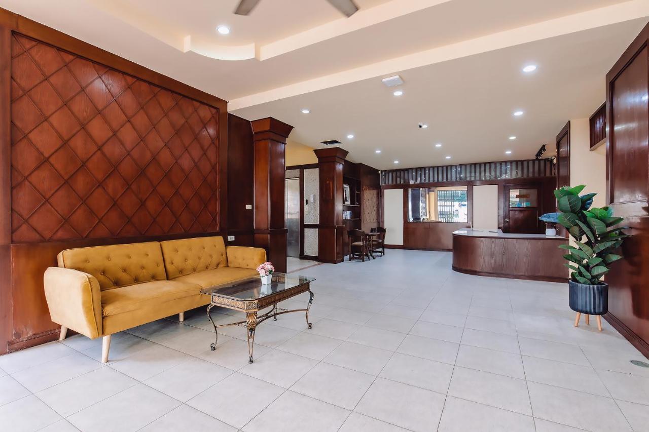 Bauman Ville Hotel Phuket Buitenkant foto