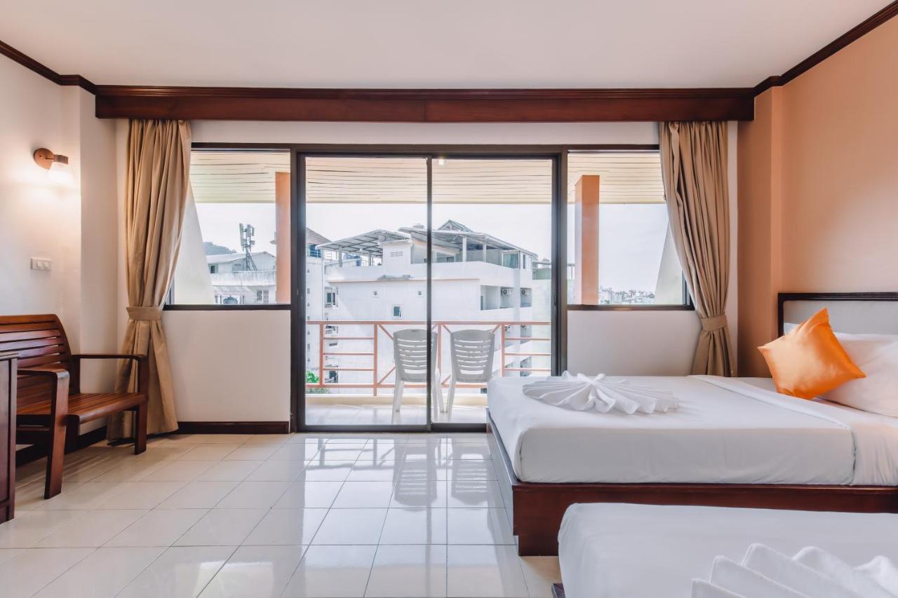 Bauman Ville Hotel Phuket Buitenkant foto